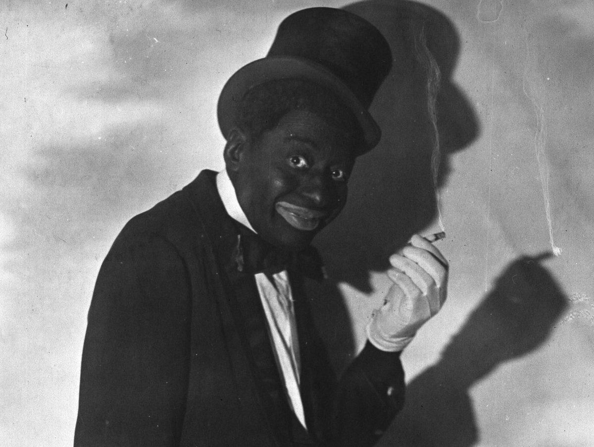 Photo+of+Vaudeville+performer+Bert+Williams+in+blackface+in+1921.+Taken+from+commons.wikimedia.org.