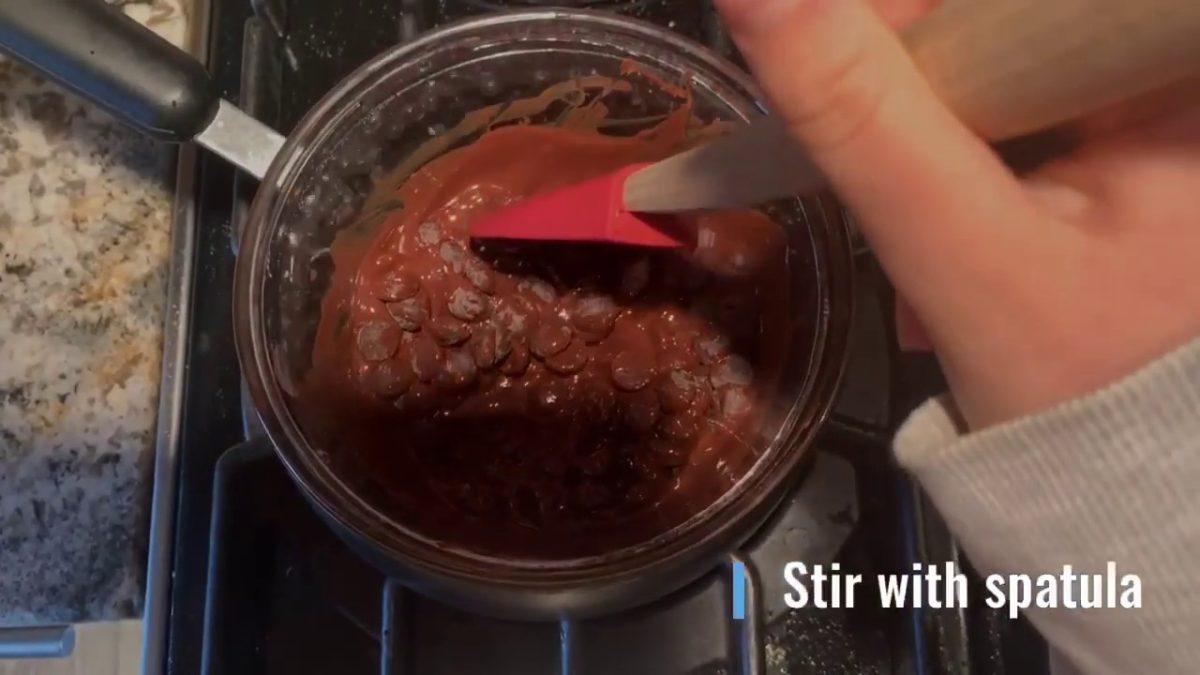 How to Make Superfood Dark Chocolate Bark By: Francesca Chirco