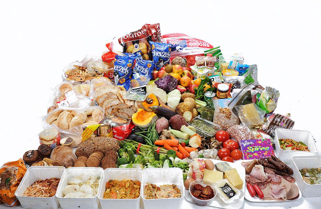 Food+found+in+NZ+waste+bins+%28Love+Food+Hate+Waste+NZ+%2F+CC+BY-SA%29
