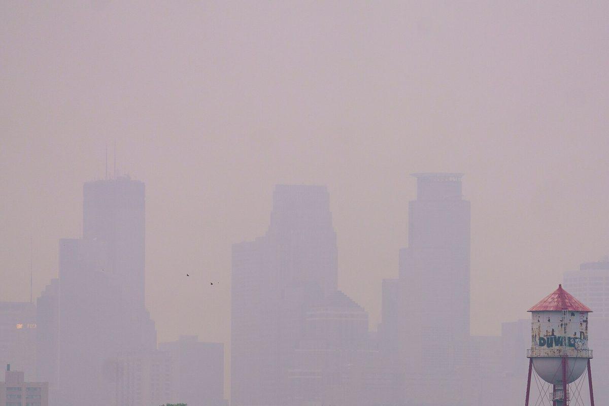 Canadian wildfire smoke blankets Minneapolis in May 2023. Photo Credit: Chad Davis (Wikimedia Commons)